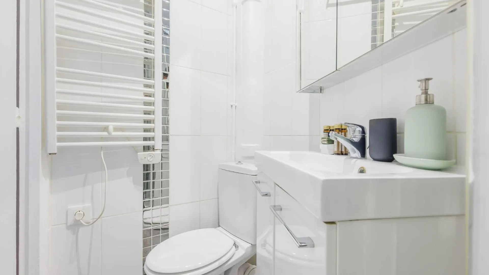 Charming Apartment - 1 Bdr 2 P - Paris 15Eme 0*,  Frankrig